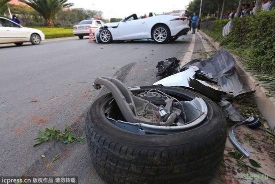 Водитель Jaguar F-Type погиб в результате серьезной аварии в Китае