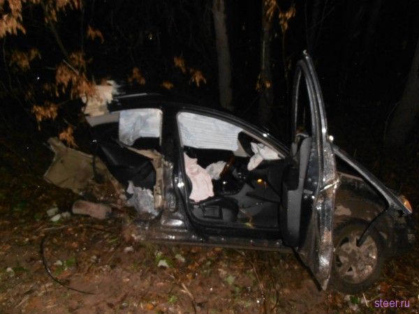 Страшная авария произошла в Уфе, Volkswagen Passat буквально разорвало пополам