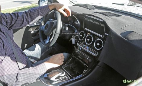 Шпионы сфотографировали интерьер нового Mercedes-Benz GLK