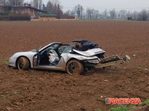 В Италии Porsche 911 проверил на прочность Defender