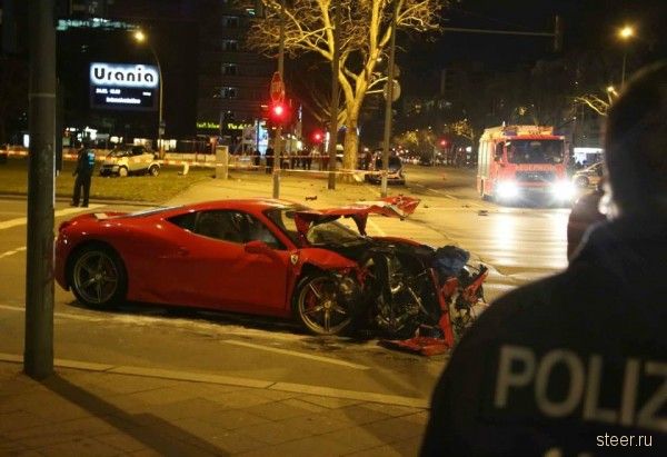 Аварии: Ferrari 458 Speciale и Smart ForTwo проверили друг друга на прочность
