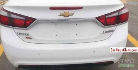 Первые фото нового Chevrolet Cruze без камуфляжа