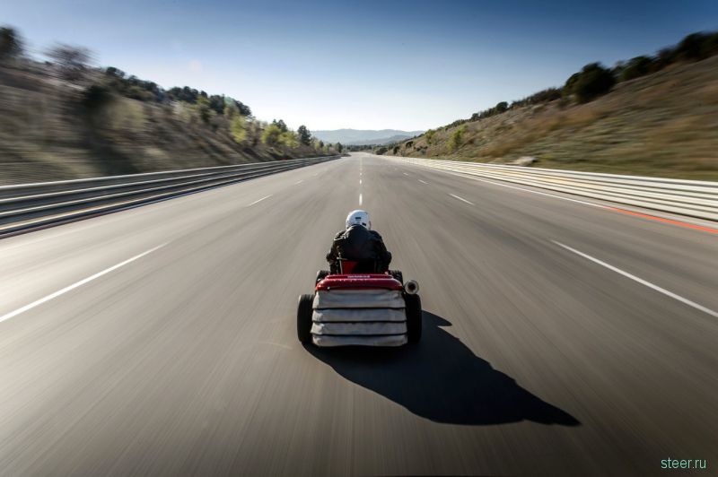 Газонокосилка Honda установила рекорд скорости для книги Гиннеса в 187,6 км/ч