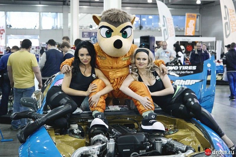 Девушки Фестиваля Автотюнинг 2014
