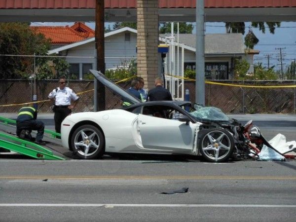 Ужасная авария Hyundai Accent и Ferrari 458 Italia