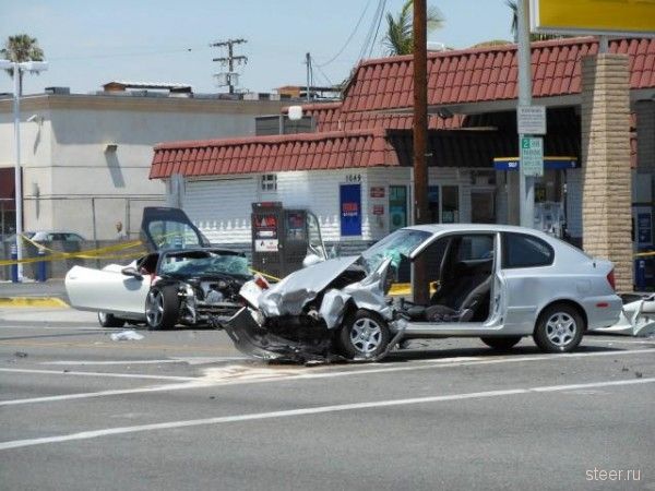 Ужасная авария Hyundai Accent и Ferrari 458 Italia