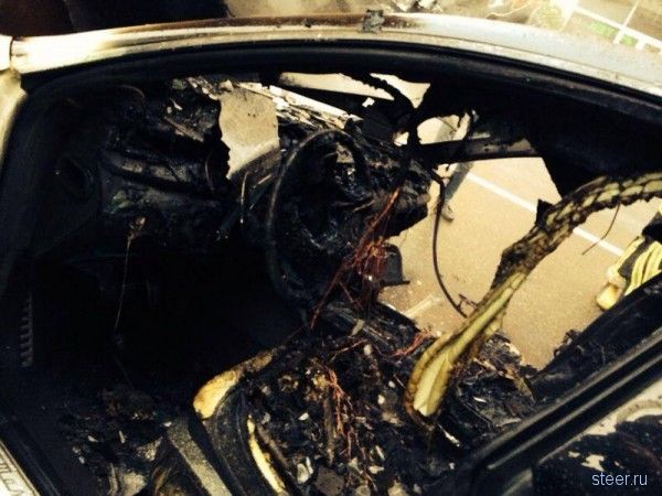 Шикарный Maserati Quattroporte сгорел в Баку