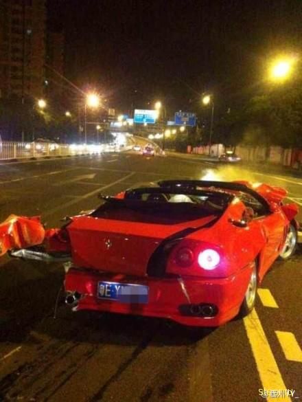 Жесткая авария с очень редким Ferrari 575M Superamerica