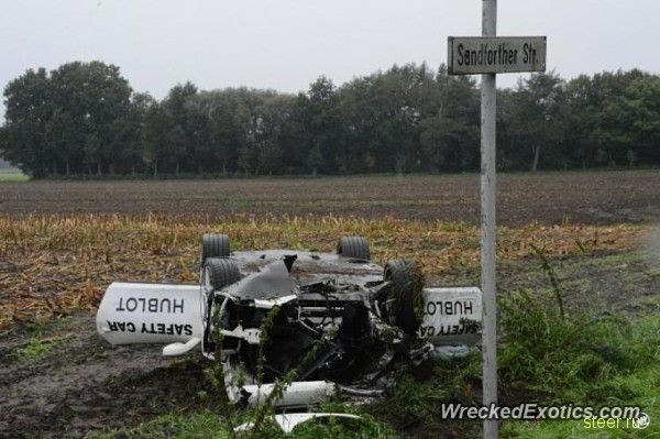 В Германии тест-драйв Ferrari 458 Italia закончился серьезной аварией