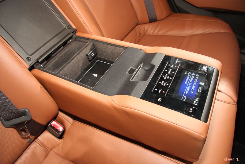 Хонда представила новый Honda Legend