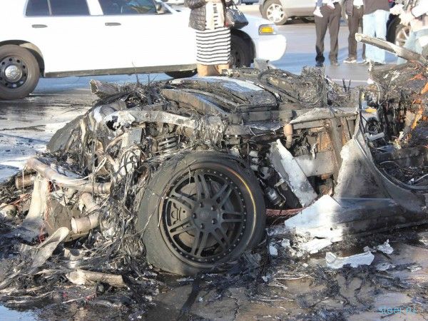Lamborghini Gallardo сгорел дотла из-за проблем в моторном отсеке