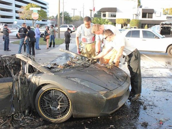 Lamborghini Gallardo сгорел дотла из-за проблем в моторном отсеке