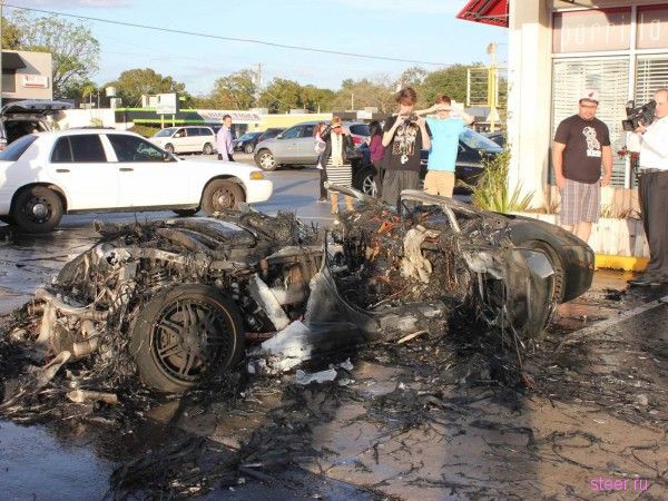 Lamborghini Gallardo сгорел дотла из-за проблем в моторном отсеке