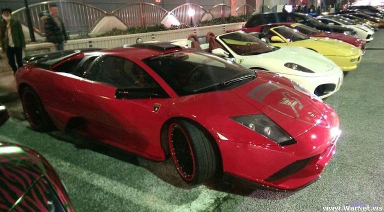 В Токио прошел съезд владельцев уникальных суперкаров Lamborghini