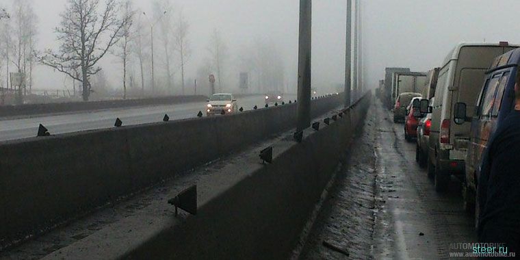 Из-за тумана 27 автомобилей столкнулись под Санкт-Петербургом