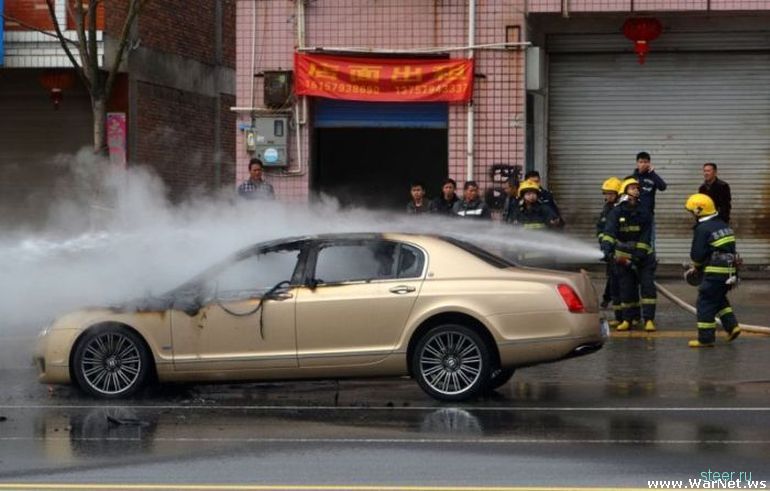 Китайские страховщики отказались платить за сгоревший Bentley