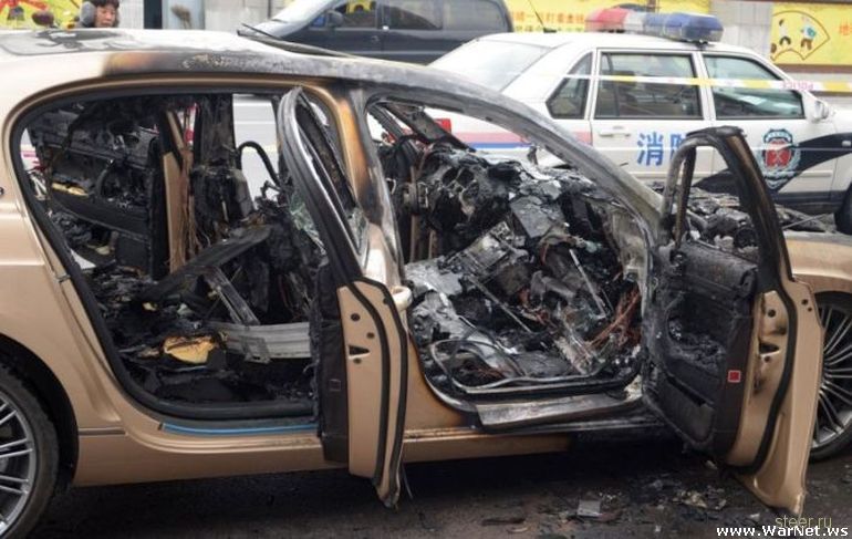 Китайские страховщики отказались платить за сгоревший Bentley