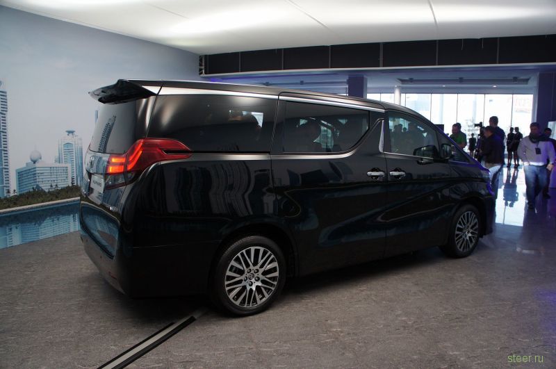 Новый Toyota Alphard будет прдаваться в России от 2 998 000 рублей