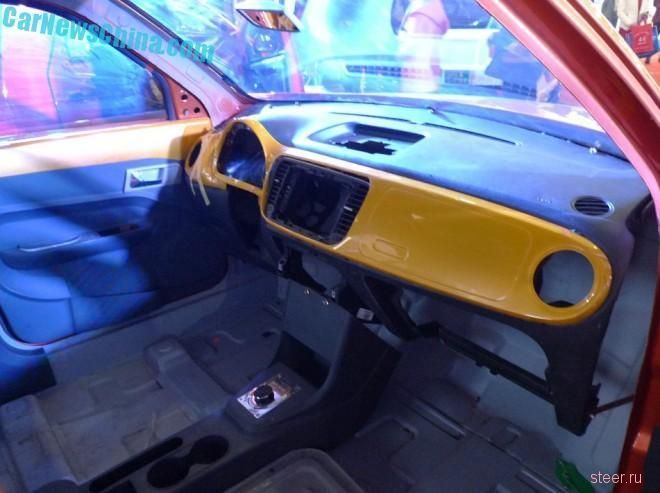 Китайский клон VW Beetle снабдили двумя дополнительными дверями