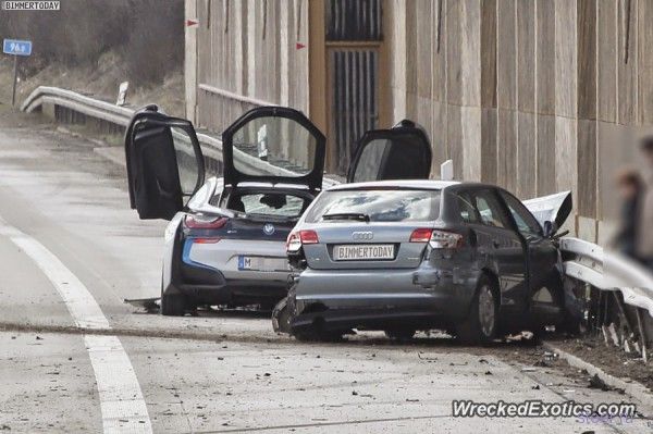 В Германии разбили суперкар BMW i8