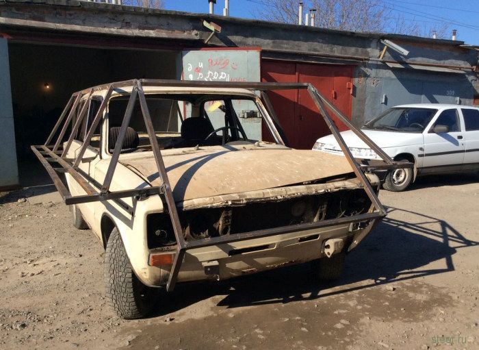 Житель Таганрога превратил ВАЗ-2106 в самодельный танк