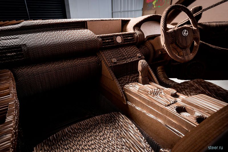 Lexus создал полноценную реплику седана IS из картона