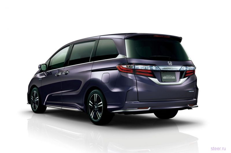 В Японии начались продажи гибридного минивэна Honda Odyssey