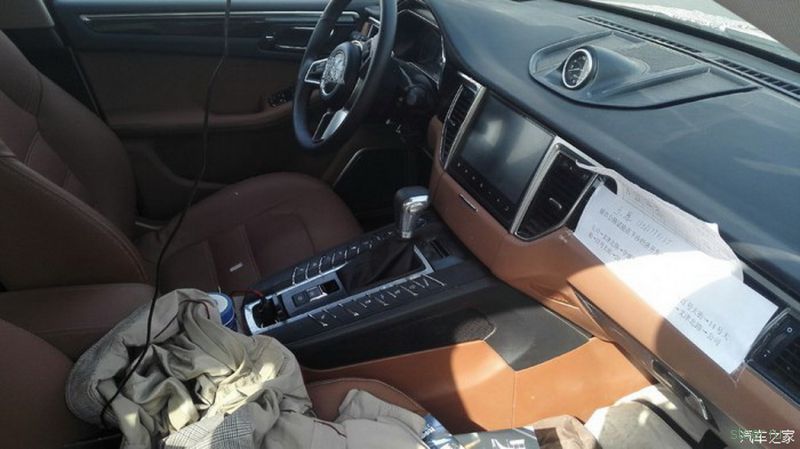 В Китае готовят к запуску копию Porsche Macan в три раза дешевле оригинала