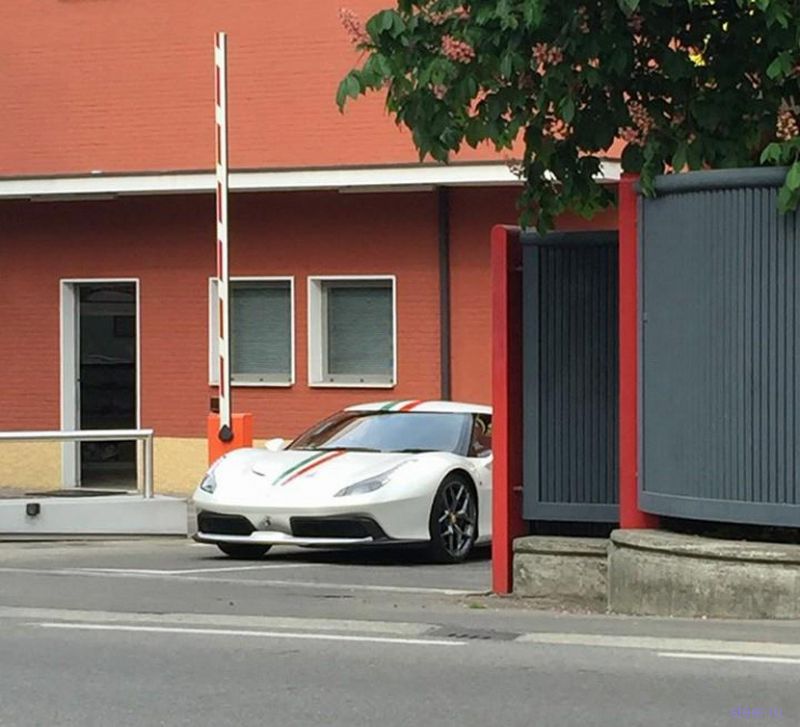 Неизвестную Ferrari заметили на дорогах