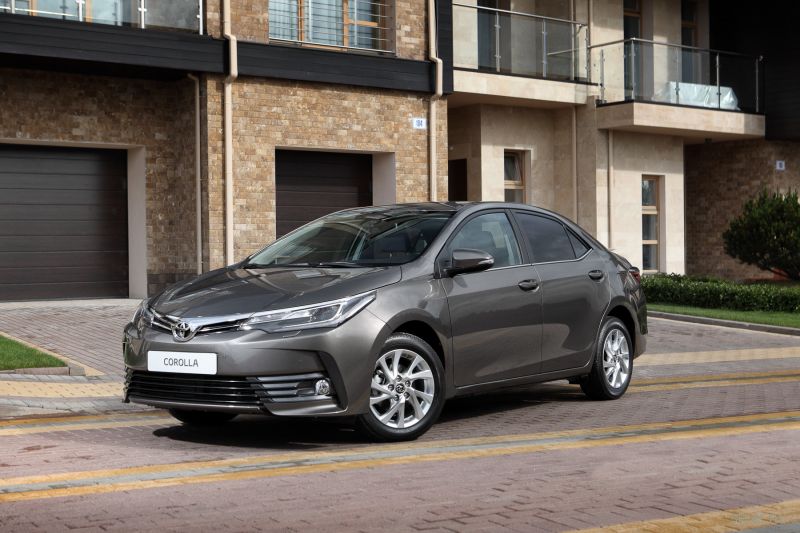 Toyota представила обновленную Corolla