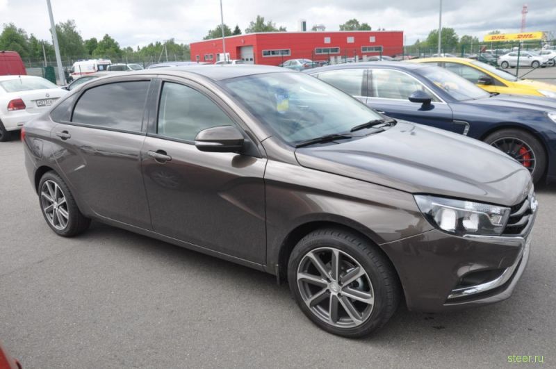 Новые фото удлиненной Lada Vesta