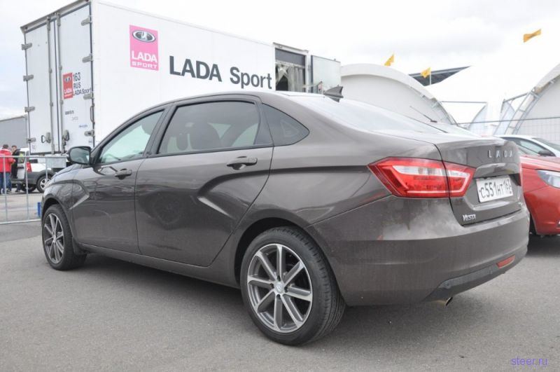 Новые фото удлиненной Lada Vesta