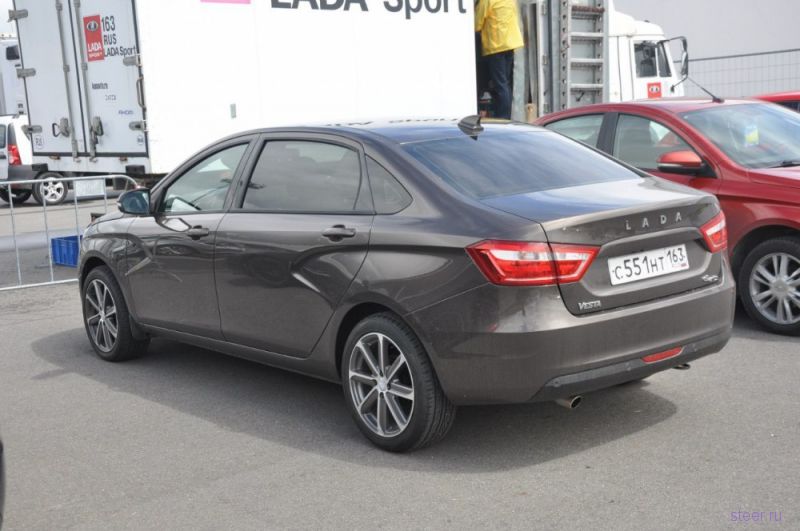 Новые фото удлиненной Lada Vesta