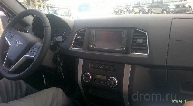 Фото интерьера обновлённого УАЗ Патриот