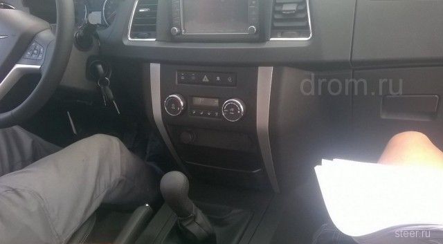 Фото интерьера обновлённого УАЗ Патриот
