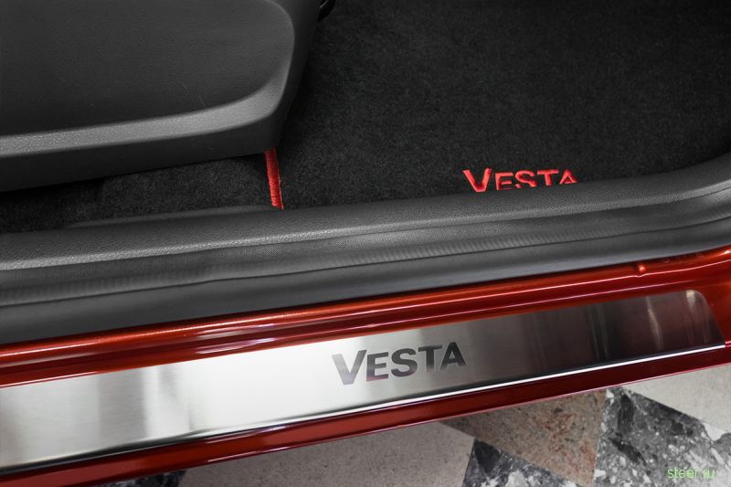 АвтоВАЗ представил лимитированные версии Vesta и XRAY