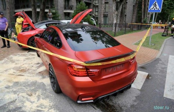 В Литве BMW M4 протаранила Ferrari California