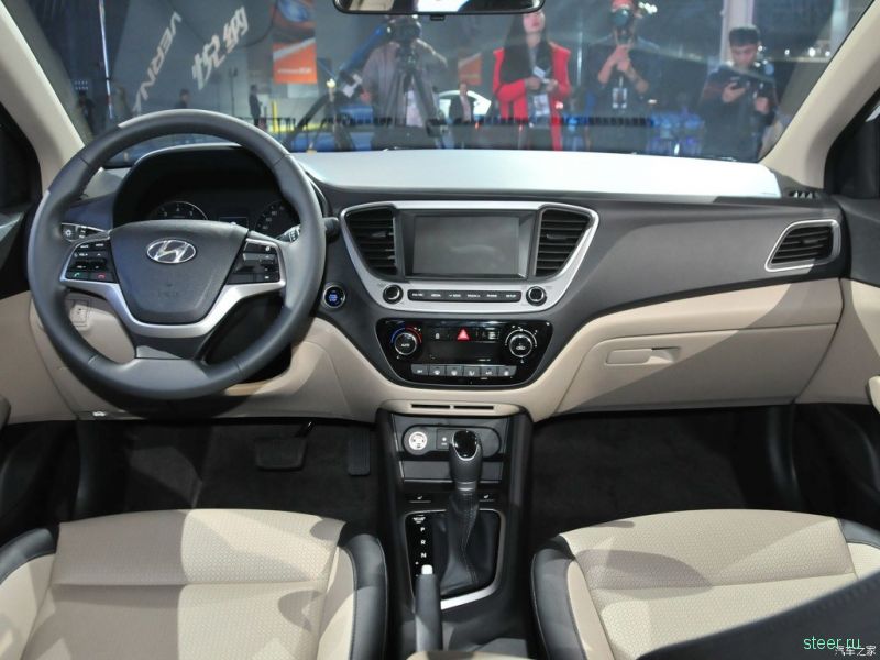 Hyundai представил хэтчбек Solaris