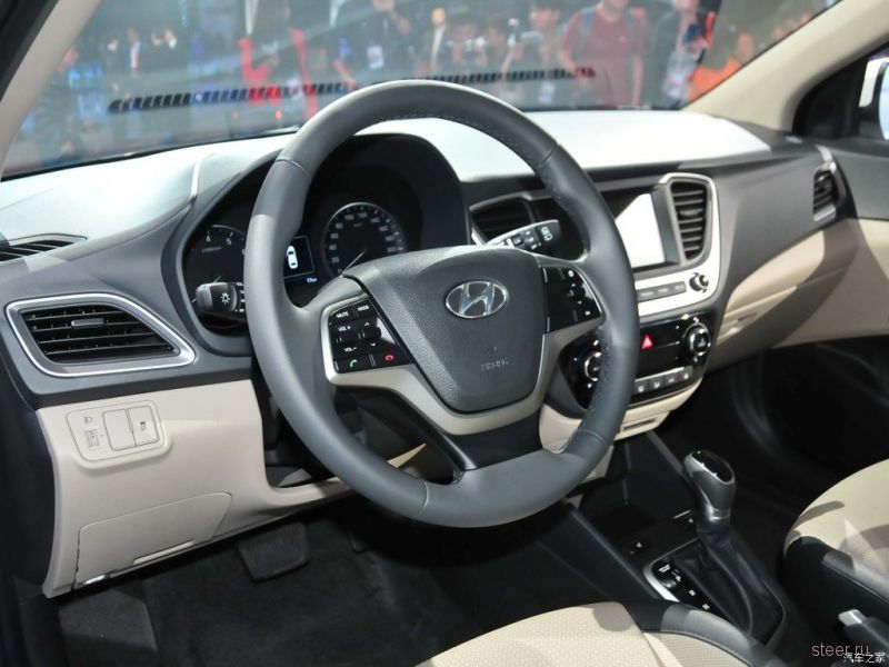 Hyundai представил хэтчбек Solaris