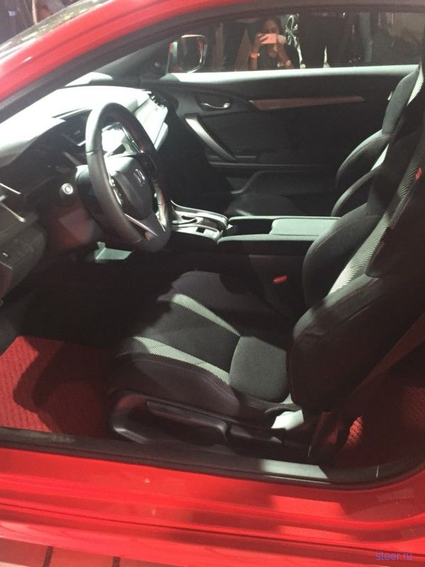 Honda показала прототип 2017 Civic Si