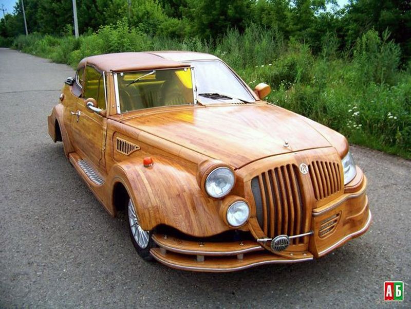 Украинский конструктор сделал «дубовый автомобиль ручной сборки» стоимостью за $50 000