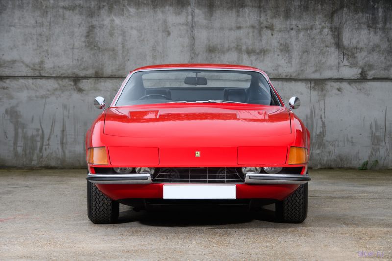 Ferrari Элтона Джона пустят с молотка за 655 000 евро