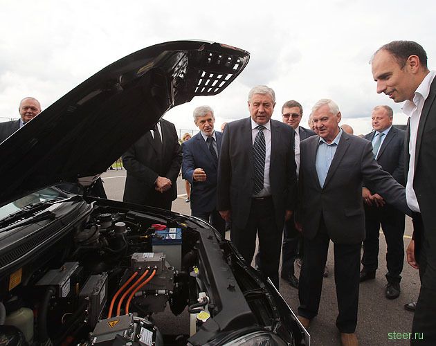 В Белоруссии представили первый электромобиль собственной разработки