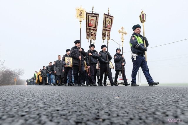 Реакция людей на крестный ход гаишников на аварийном участке автодороги «Темрюк–Краснодар»