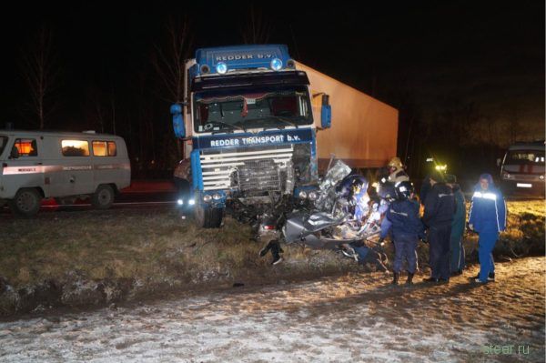Смертельное ДТП в Орловской области : Mitsubishi Lancer на скорости 140 км/ч протаранил фуру Scania, 3 человека погибли