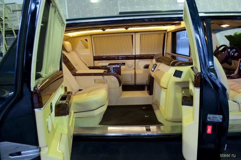Уникальный экспериментальный лимузин «ЗИЛ Монолит» продают за 70 млн руб.