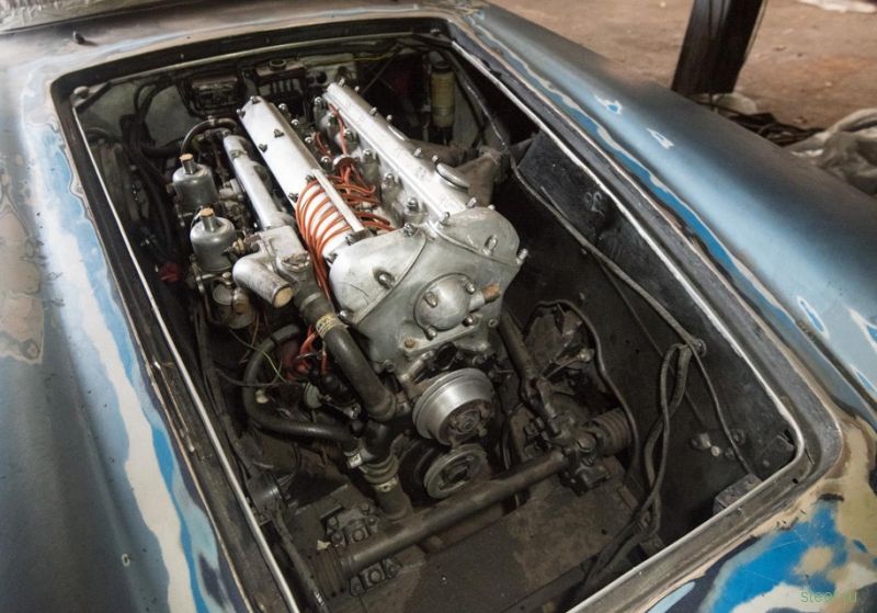 Уникальный Jaguar XK140 обнаружили в бельгийском гараже