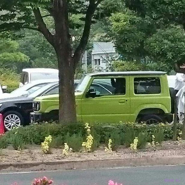Первые «живые» фото нового Suzuki Jimny