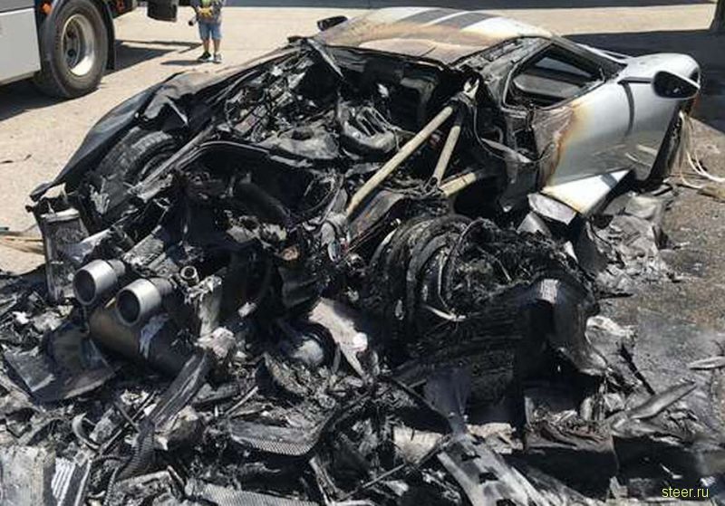 Суперкар Ford GT уничтожили при первой поездке