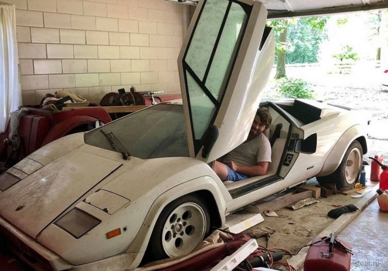 Внук нашел в гараже бабушки склад уникальных автомобилей